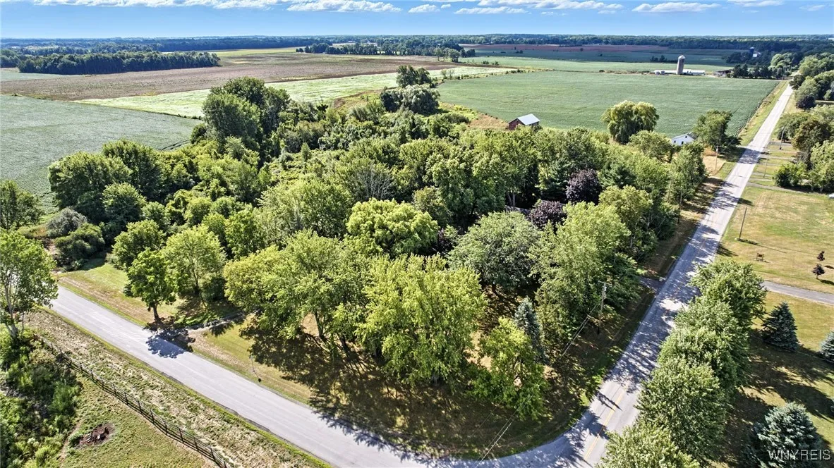 3571 Fruit Avenue, Ridgeway, New York 14103, Ridgeway, New York 14103, 4 Bedrooms Bedrooms, 9 Rooms Rooms,2 BathroomsBathrooms,Residential,Closed,3571 Fruit Avenue, Ridgeway, New York 14103,0,B1630949