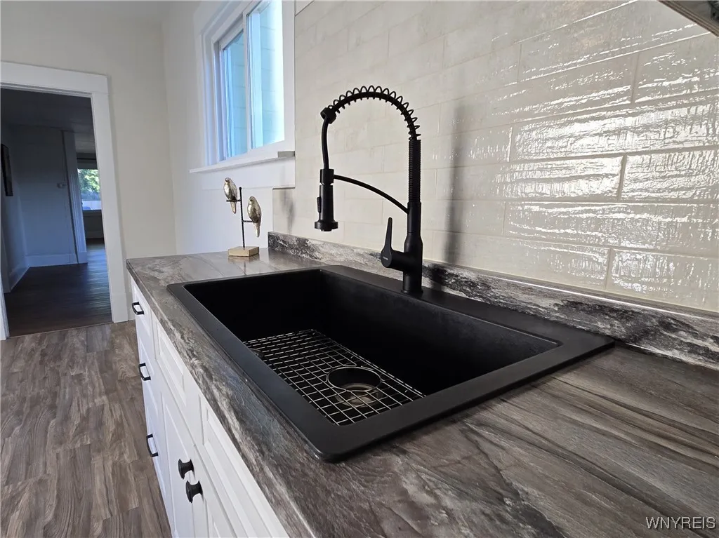 33 Trowbridge Street, Buffalo, New York 14220, Buffalo, New York 14220, 4 Bedrooms Bedrooms, 8 Rooms Rooms,1 BathroomBathrooms,Residential,For Sale,33 Trowbridge Street, Buffalo, New York 14220,B1631295