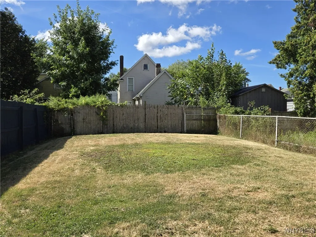 33 Trowbridge Street, Buffalo, New York 14220, Buffalo, New York 14220, 4 Bedrooms Bedrooms, 8 Rooms Rooms,1 BathroomBathrooms,Residential,For Sale,33 Trowbridge Street, Buffalo, New York 14220,B1631295