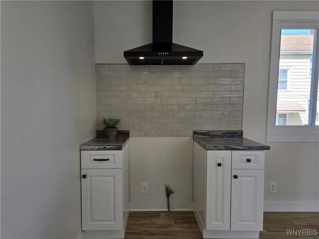 33 Trowbridge Street, Buffalo, New York 14220, Buffalo, New York 14220, 4 Bedrooms Bedrooms, 8 Rooms Rooms,1 BathroomBathrooms,Residential,For Sale,33 Trowbridge Street, Buffalo, New York 14220,B1631295