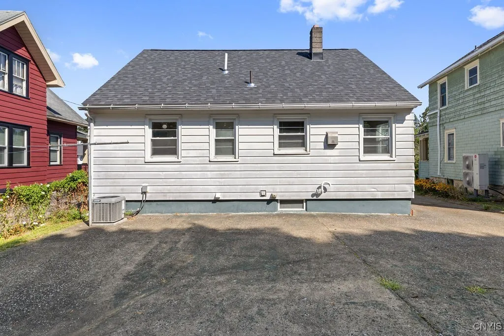 Large Parking Area/Turn Around at the Back of the House