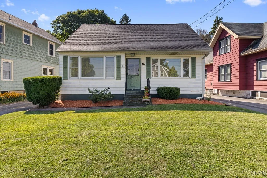 112 Hamden Drive, Salina, New York 13208, Salina, New York 13208, 3 Bedrooms Bedrooms, 8 Rooms Rooms,2 BathroomsBathrooms,Residential,Closed,112 Hamden Drive, Salina, New York 13208,0,S1630070