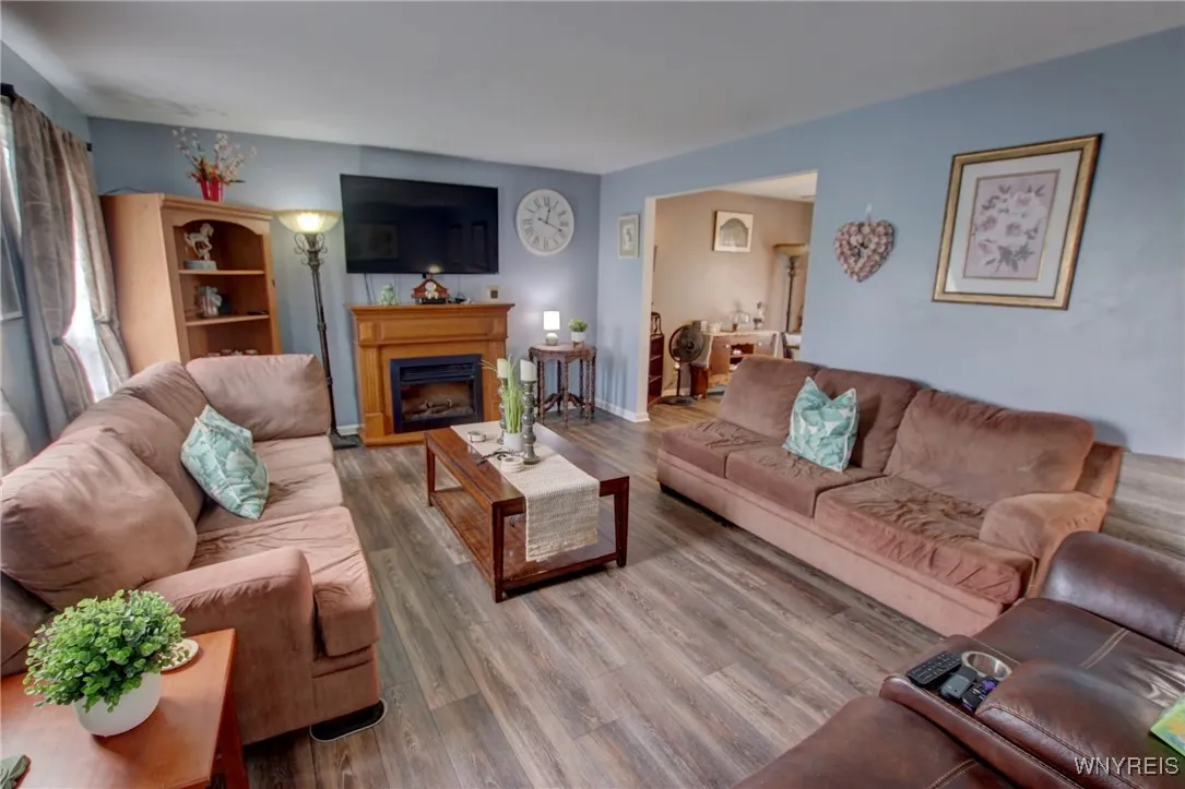 6023 Shoreham Drive, Hamburg, New York 14085, Hamburg, New York 14085, 4 Bedrooms Bedrooms, 9 Rooms Rooms,1 BathroomBathrooms,Residential,For Sale,6023 Shoreham Drive, Hamburg, New York 14085,0,B1631785