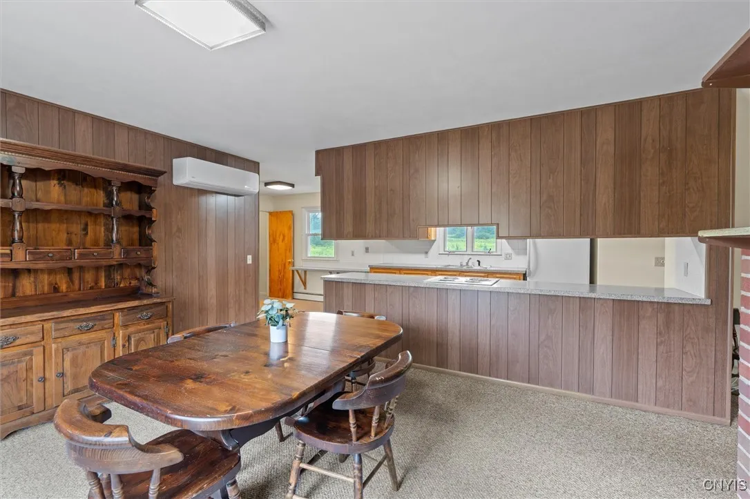Large enough for group/family entertaining