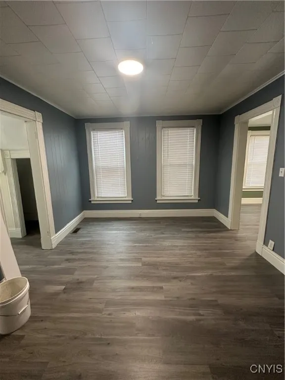 DOUBLE LIVINGROOM