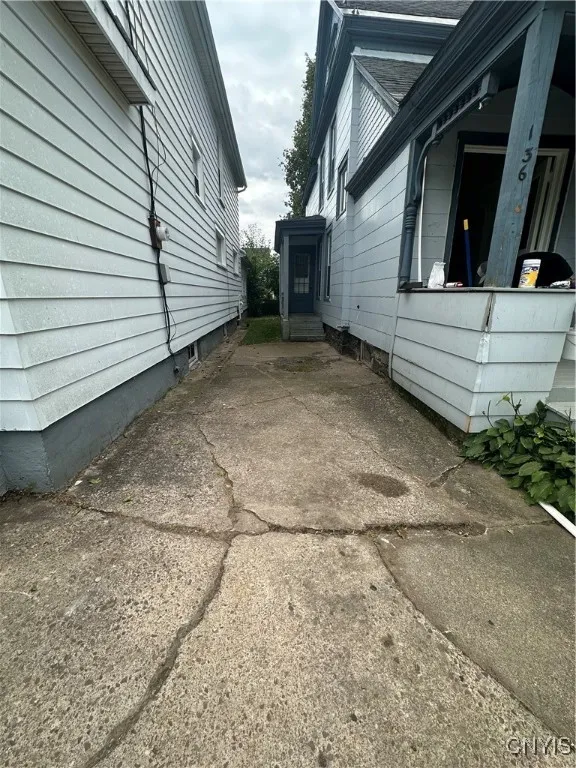 2 CAR PARKING