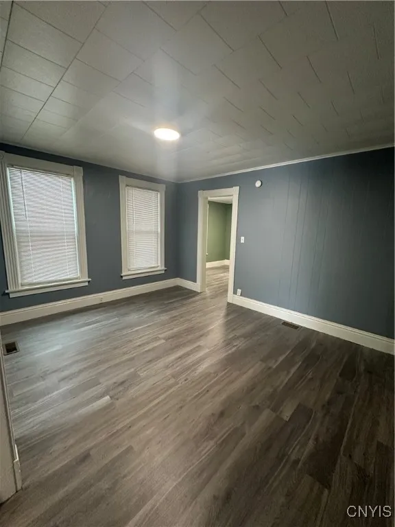 DOUBLE LIVINGROOM