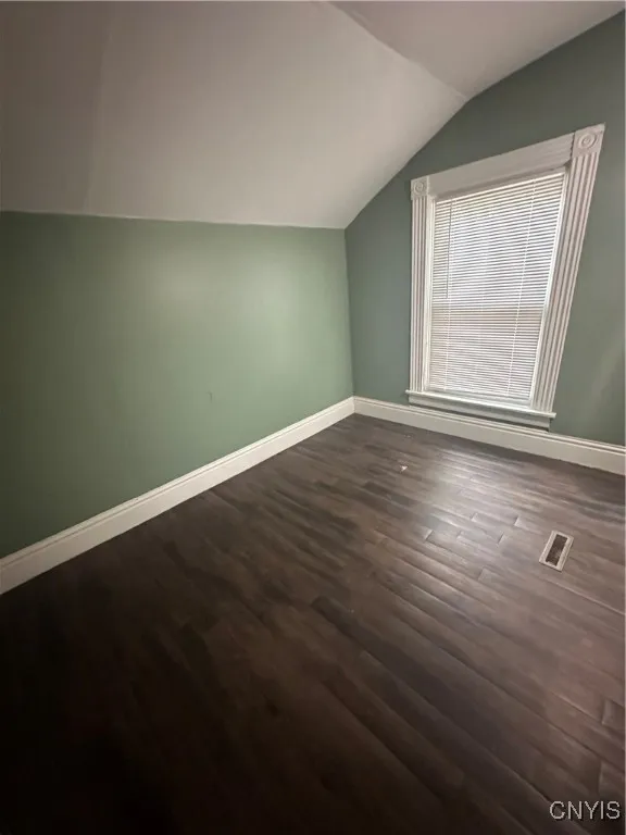EXTRA UPSTAIRS ROOM