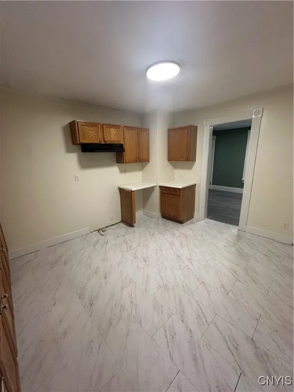 LARGE KITCHEN
