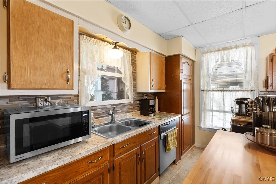 15 Foster Street, Whitestown, New York 13492, Whitestown, New York 13492, 2 Bedrooms Bedrooms, 9 Rooms Rooms,1 BathroomBathrooms,Residential,Closed,15 Foster Street, Whitestown, New York 13492,0,S1631939