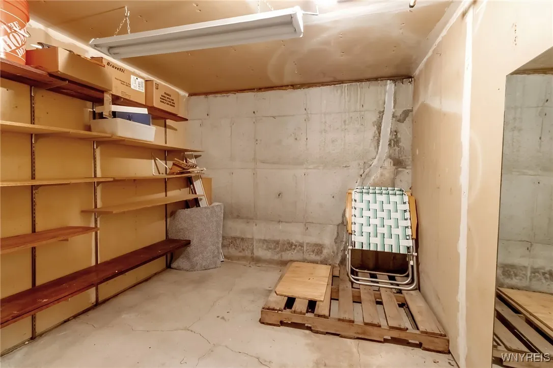Storage unit