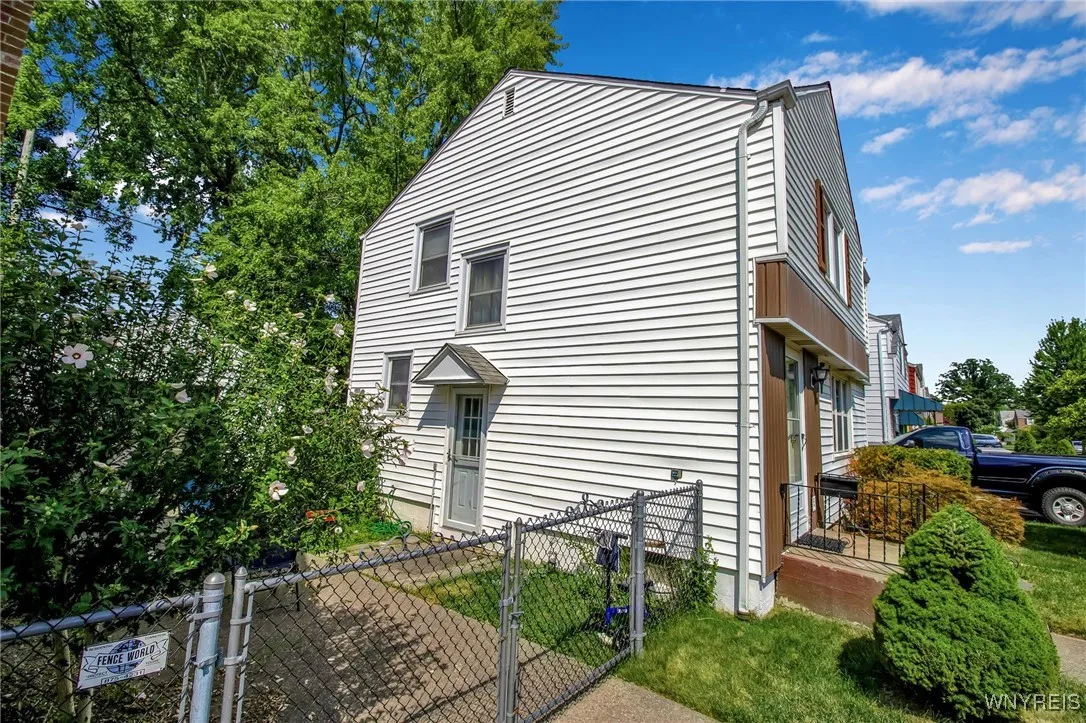 384 Knowlton Avenue, Tonawanda, New York 14217, Tonawanda, New York 14217, 3 Bedrooms Bedrooms, 7 Rooms Rooms,1 BathroomBathrooms,Residential,Closed,384 Knowlton Avenue, Tonawanda, New York 14217,0,B1627380