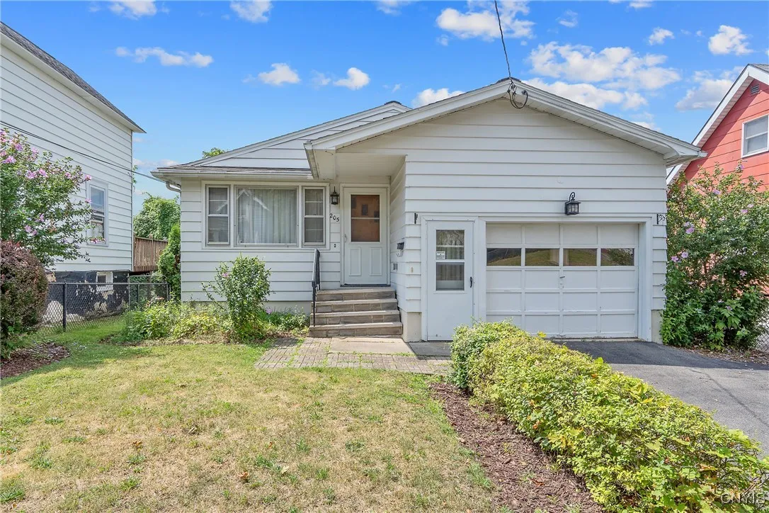 205 Hood Ave, Syracuse, New York 13208, Syracuse, New York 13208, 2 Bedrooms Bedrooms, 6 Rooms Rooms,1 BathroomBathrooms,Residential,Closed,205 Hood Ave, Syracuse, New York 13208,0,S1630948