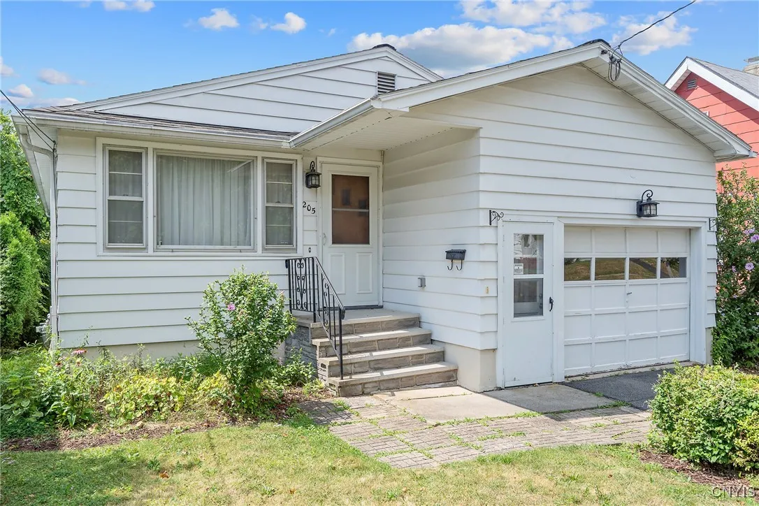 205 Hood Ave, Syracuse, New York 13208, Syracuse, New York 13208, 2 Bedrooms Bedrooms, 6 Rooms Rooms,1 BathroomBathrooms,Residential,Closed,205 Hood Ave, Syracuse, New York 13208,0,S1630948