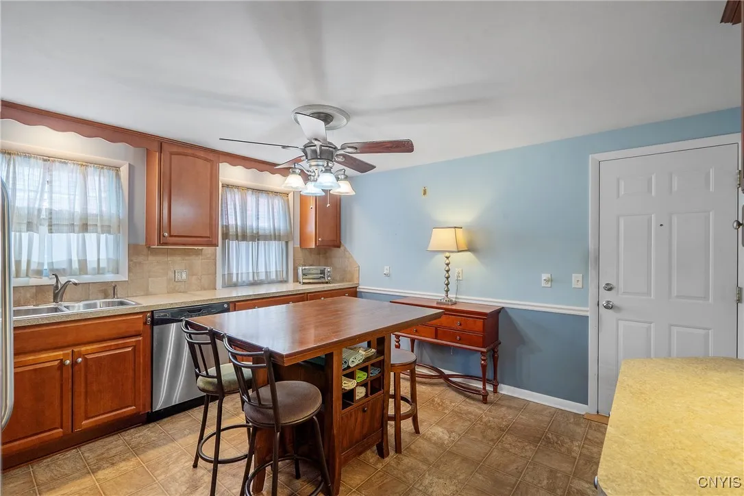 205 Hood Ave, Syracuse, New York 13208, Syracuse, New York 13208, 2 Bedrooms Bedrooms, 6 Rooms Rooms,1 BathroomBathrooms,Residential,Closed,205 Hood Ave, Syracuse, New York 13208,0,S1630948