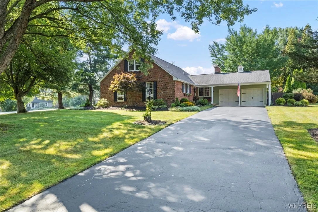22 Old Farm Road, Orchard Park, New York 14127, Orchard Park, New York 14127, 4 Bedrooms Bedrooms, 9 Rooms Rooms,2 BathroomsBathrooms,Residential,For Sale,22 Old Farm Road, Orchard Park, New York 14127,0,B1632019