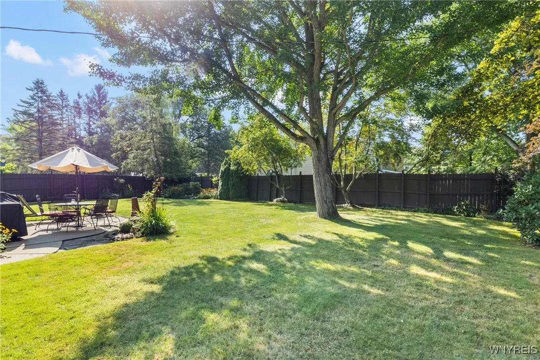 22 Old Farm Road, Orchard Park, New York 14127, Orchard Park, New York 14127, 4 Bedrooms Bedrooms, 9 Rooms Rooms,2 BathroomsBathrooms,Residential,For Sale,22 Old Farm Road, Orchard Park, New York 14127,0,B1632019
