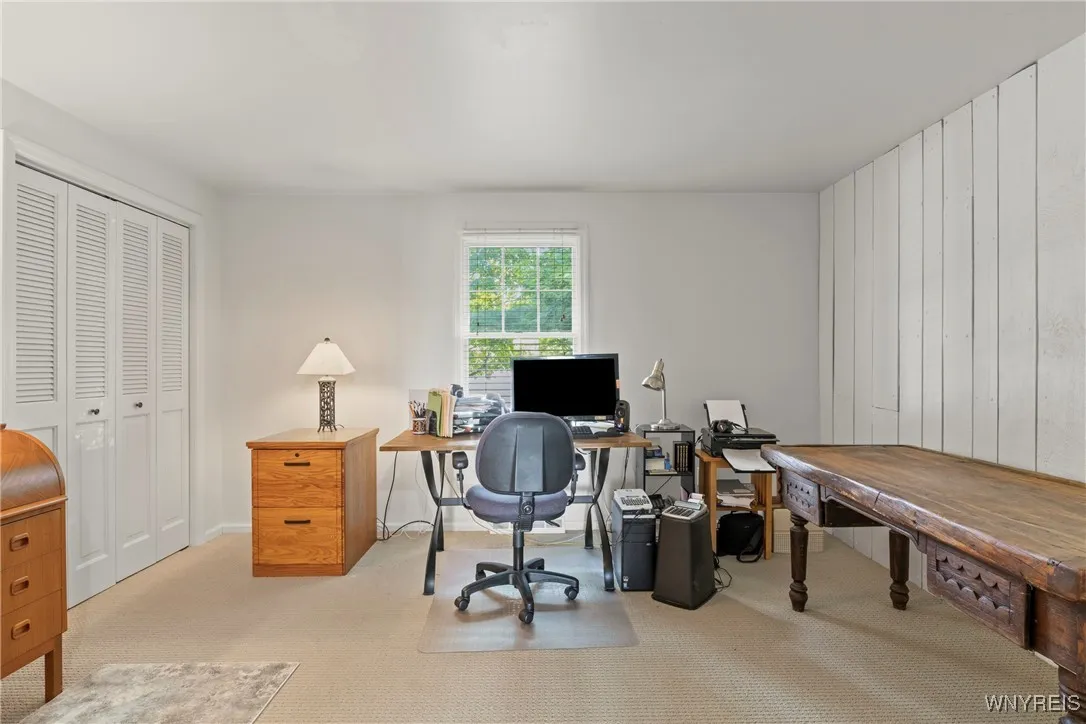 22 Old Farm Road, Orchard Park, New York 14127, Orchard Park, New York 14127, 4 Bedrooms Bedrooms, 9 Rooms Rooms,2 BathroomsBathrooms,Residential,For Sale,22 Old Farm Road, Orchard Park, New York 14127,0,B1632019