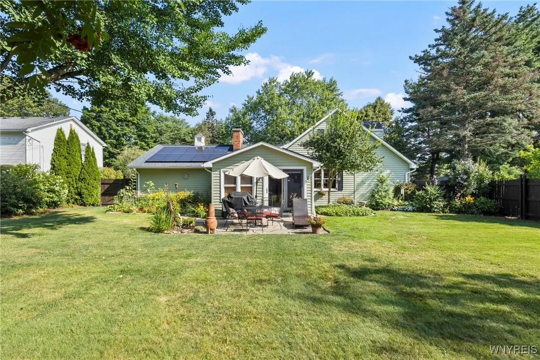 22 Old Farm Road, Orchard Park, New York 14127, Orchard Park, New York 14127, 4 Bedrooms Bedrooms, 9 Rooms Rooms,2 BathroomsBathrooms,Residential,For Sale,22 Old Farm Road, Orchard Park, New York 14127,0,B1632019