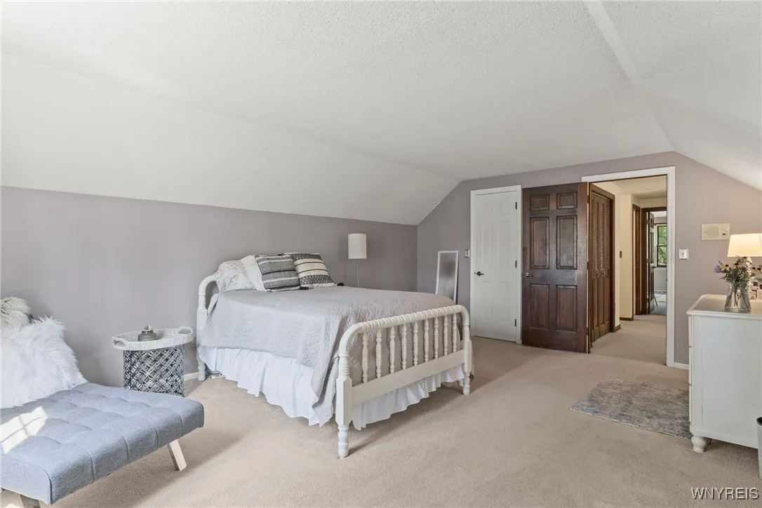 22 Old Farm Road, Orchard Park, New York 14127, Orchard Park, New York 14127, 4 Bedrooms Bedrooms, 9 Rooms Rooms,2 BathroomsBathrooms,Residential,For Sale,22 Old Farm Road, Orchard Park, New York 14127,0,B1632019