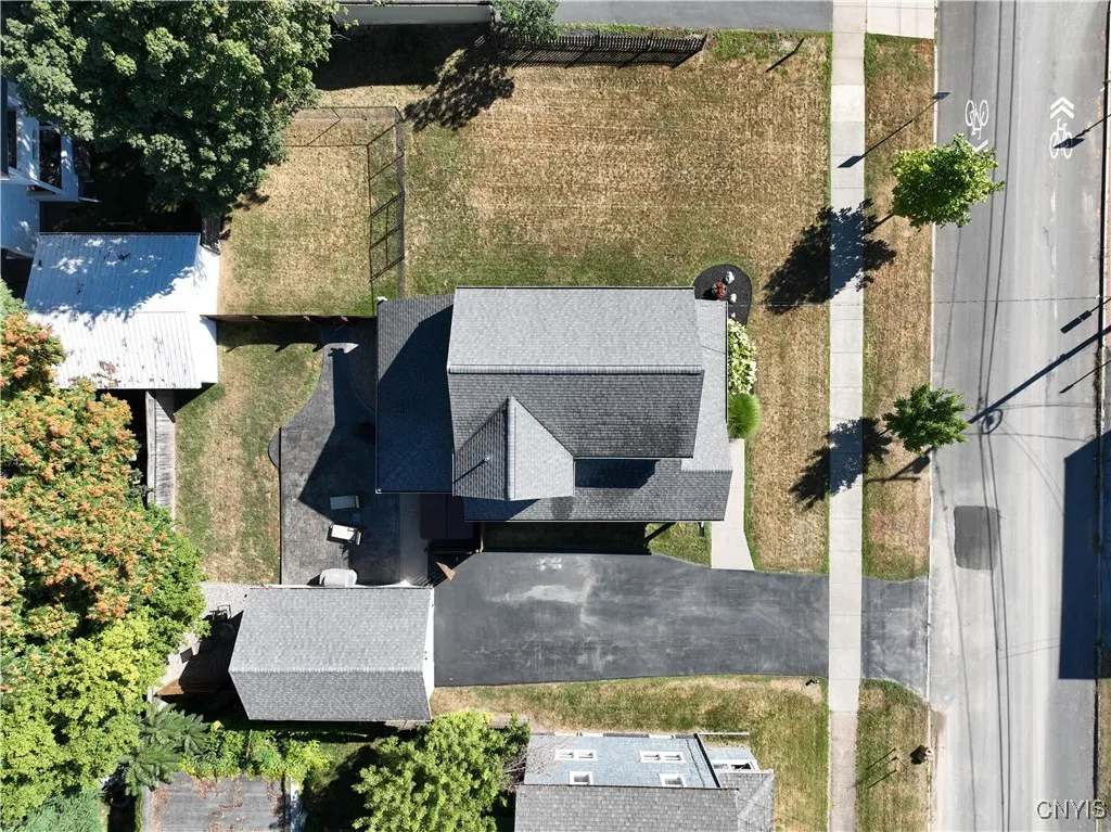 127 Shuart Avenue, Syracuse, New York 13203, Syracuse, New York 13203, 3 Bedrooms Bedrooms, 6 Rooms Rooms,2 BathroomsBathrooms,Residential,Closed,127 Shuart Avenue, Syracuse, New York 13203,0,S1631809