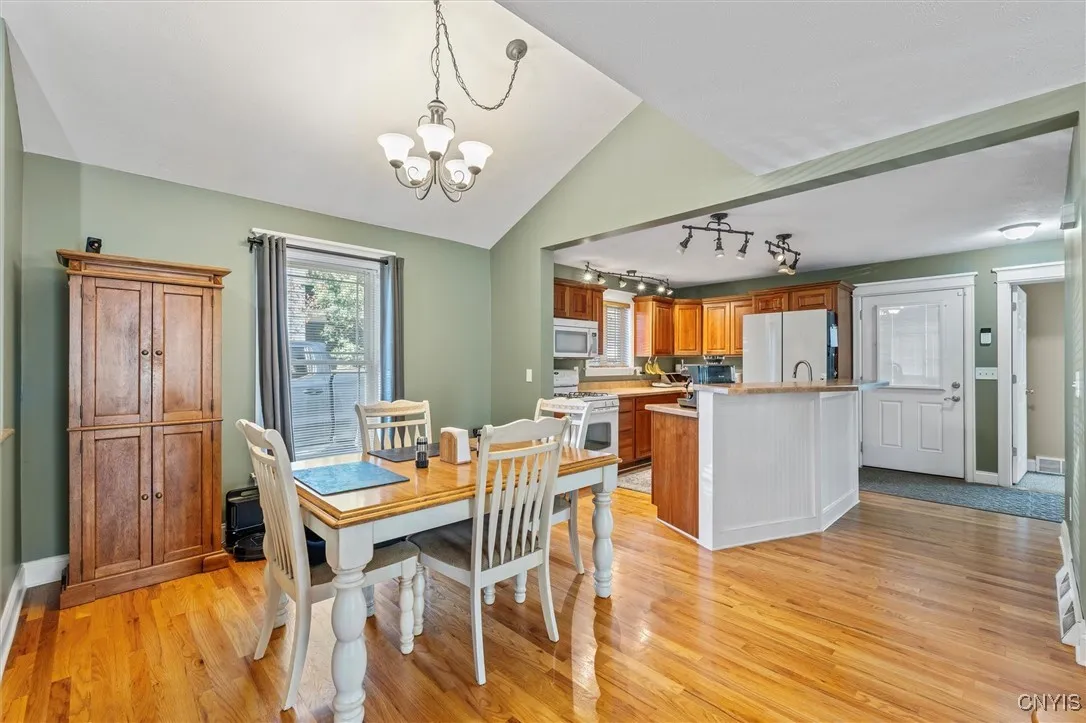 127 Shuart Avenue, Syracuse, New York 13203, Syracuse, New York 13203, 3 Bedrooms Bedrooms, 6 Rooms Rooms,2 BathroomsBathrooms,Residential,Closed,127 Shuart Avenue, Syracuse, New York 13203,0,S1631809