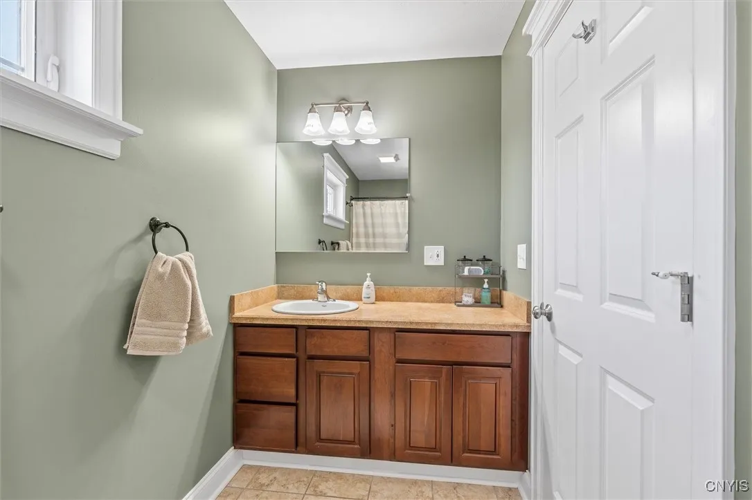 127 Shuart Avenue, Syracuse, New York 13203, Syracuse, New York 13203, 3 Bedrooms Bedrooms, 6 Rooms Rooms,2 BathroomsBathrooms,Residential,Closed,127 Shuart Avenue, Syracuse, New York 13203,0,S1631809