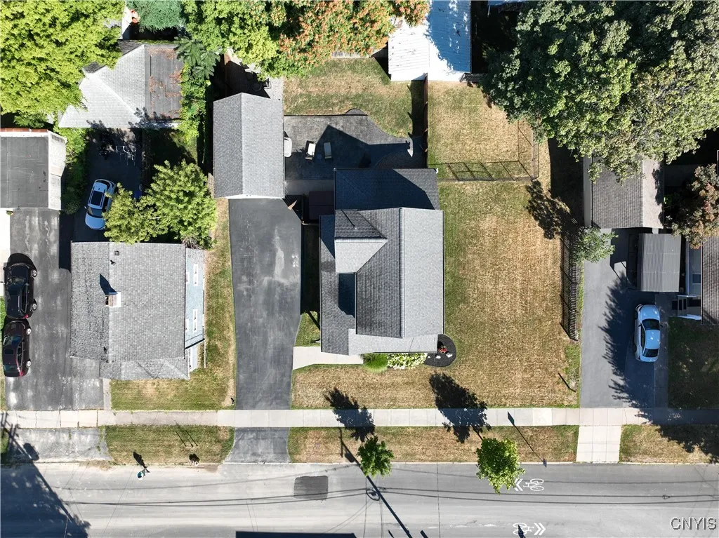 127 Shuart Avenue, Syracuse, New York 13203, Syracuse, New York 13203, 3 Bedrooms Bedrooms, 6 Rooms Rooms,2 BathroomsBathrooms,Residential,Closed,127 Shuart Avenue, Syracuse, New York 13203,0,S1631809