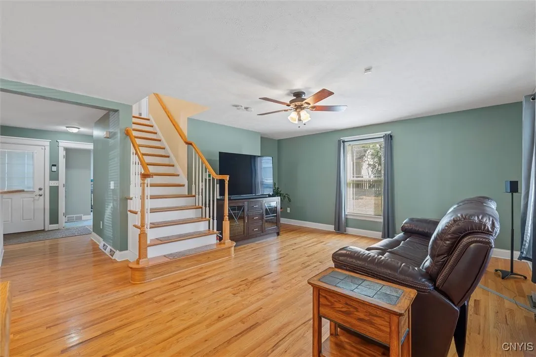 127 Shuart Avenue, Syracuse, New York 13203, Syracuse, New York 13203, 3 Bedrooms Bedrooms, 6 Rooms Rooms,2 BathroomsBathrooms,Residential,Closed,127 Shuart Avenue, Syracuse, New York 13203,0,S1631809