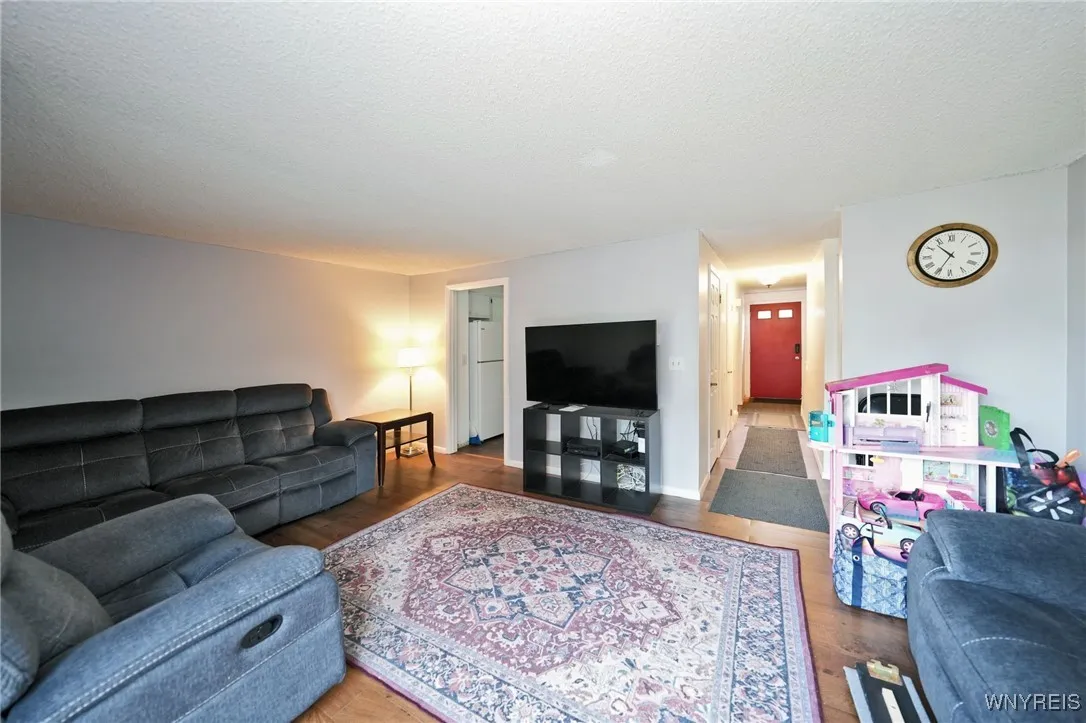 176 Stepping Stone Lane, Orchard Park, New York 14, Orchard Park, New York 14127, 3 Bedrooms Bedrooms, 8 Rooms Rooms,1 BathroomBathrooms,Residential,For Sale,176 Stepping Stone Lane, Orchard Park, New York 14,0,B1629751