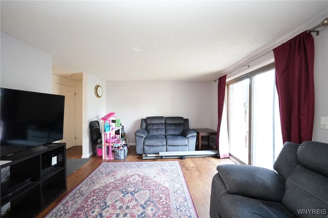 176 Stepping Stone Lane, Orchard Park, New York 14, Orchard Park, New York 14127, 3 Bedrooms Bedrooms, 8 Rooms Rooms,1 BathroomBathrooms,Residential,For Sale,176 Stepping Stone Lane, Orchard Park, New York 14,0,B1629751