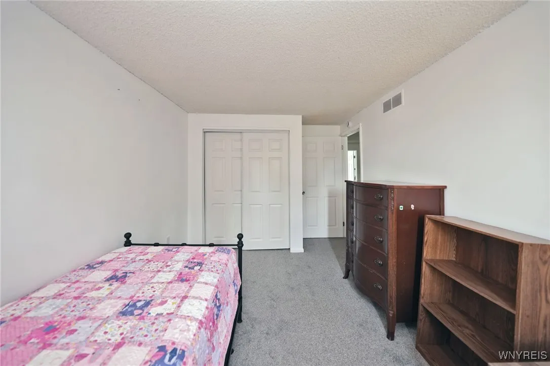 176 Stepping Stone Lane, Orchard Park, New York 14, Orchard Park, New York 14127, 3 Bedrooms Bedrooms, 8 Rooms Rooms,1 BathroomBathrooms,Residential,For Sale,176 Stepping Stone Lane, Orchard Park, New York 14,0,B1629751