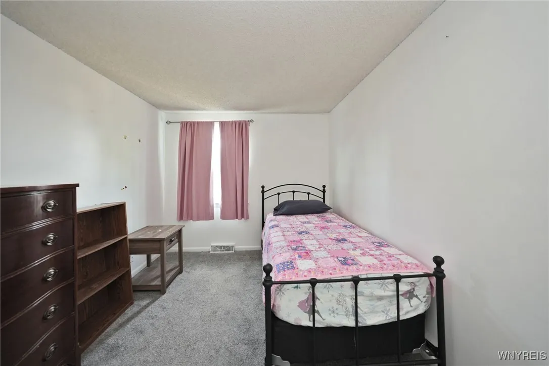 176 Stepping Stone Lane, Orchard Park, New York 14, Orchard Park, New York 14127, 3 Bedrooms Bedrooms, 8 Rooms Rooms,1 BathroomBathrooms,Residential,For Sale,176 Stepping Stone Lane, Orchard Park, New York 14,0,B1629751
