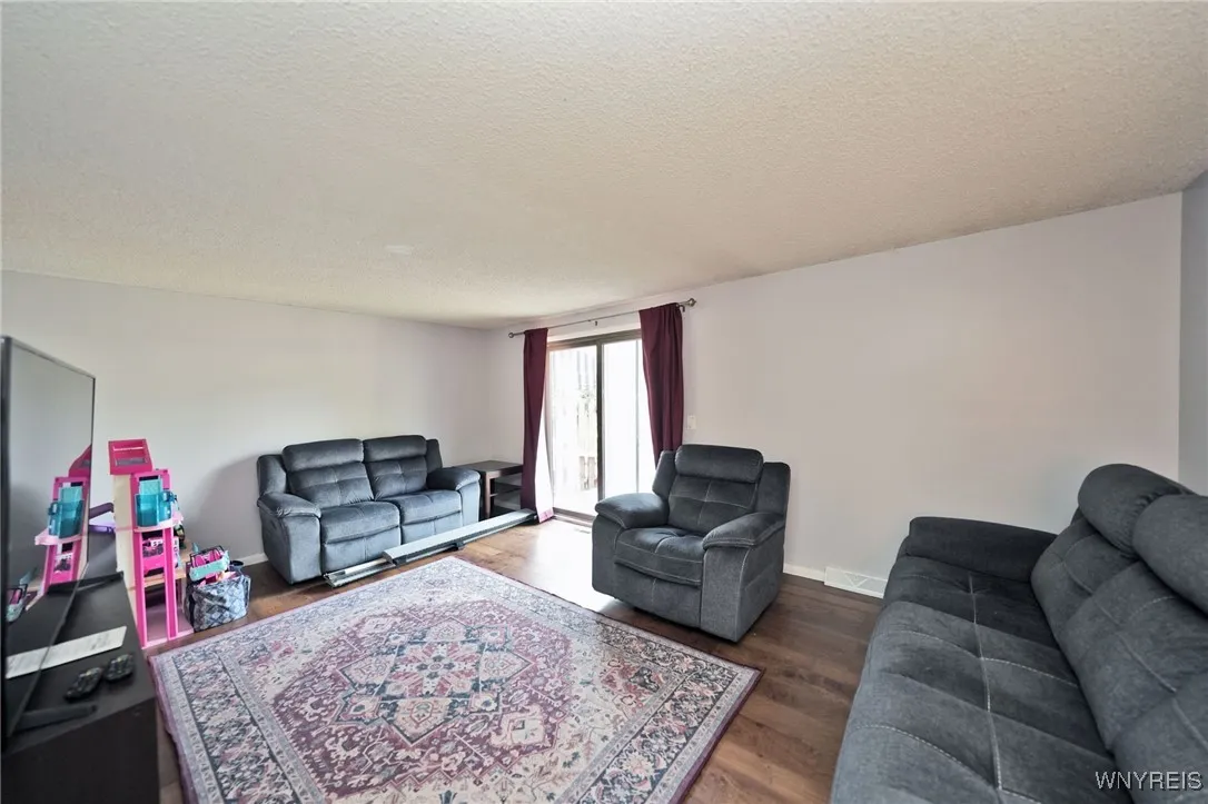 176 Stepping Stone Lane, Orchard Park, New York 14, Orchard Park, New York 14127, 3 Bedrooms Bedrooms, 8 Rooms Rooms,1 BathroomBathrooms,Residential,For Sale,176 Stepping Stone Lane, Orchard Park, New York 14,0,B1629751