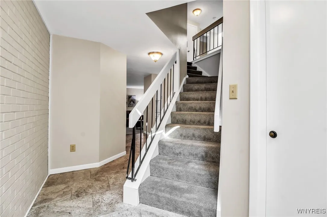 88 Breezewood Common, Amherst, New York 14051, Amherst, New York 14051, 3 Bedrooms Bedrooms, 6 Rooms Rooms,2 BathroomsBathrooms,Residential,For Sale,88 Breezewood Common, Amherst, New York 14051,B1630381