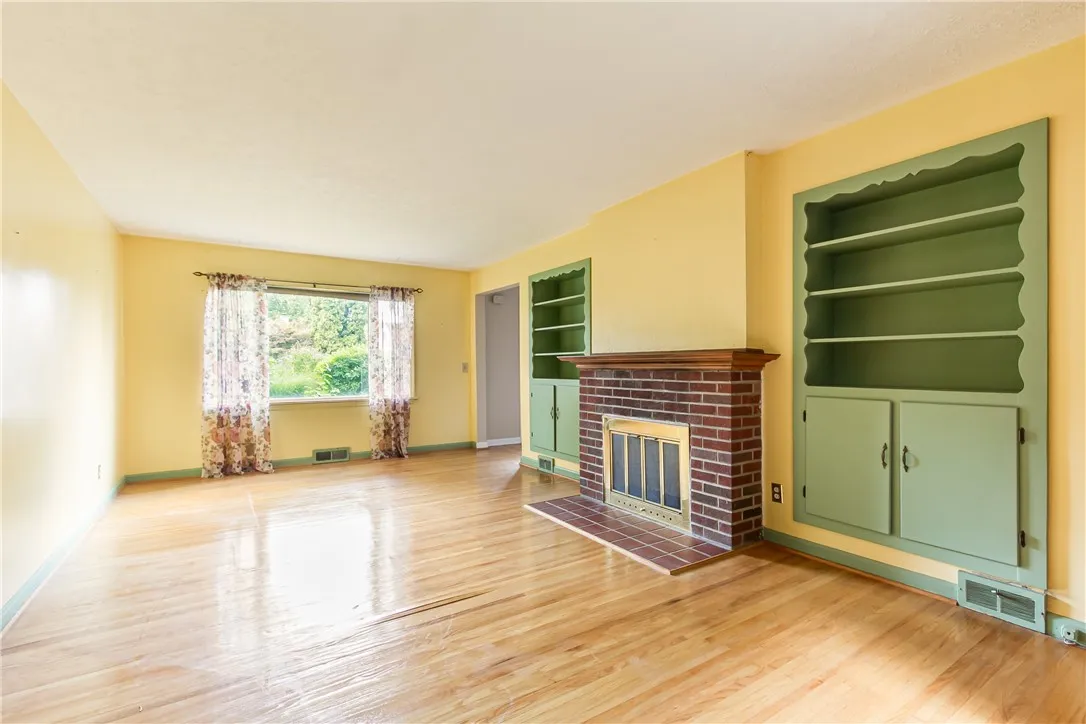 110 Worthing Terrace, East Rochester, New York 144, East Rochester, New York 14445, 3 Bedrooms Bedrooms, 7 Rooms Rooms,2 BathroomsBathrooms,Residential,Closed,110 Worthing Terrace, East Rochester, New York 144,0,R1628745