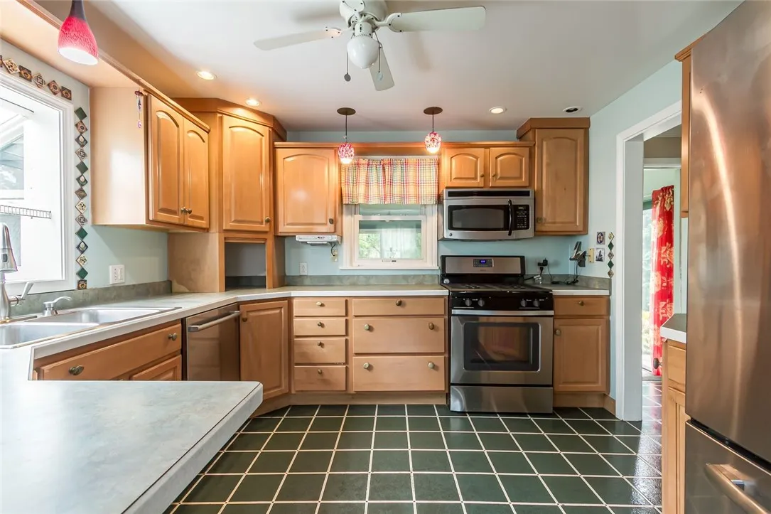 110 Worthing Terrace, East Rochester, New York 144, East Rochester, New York 14445, 3 Bedrooms Bedrooms, 7 Rooms Rooms,2 BathroomsBathrooms,Residential,Closed,110 Worthing Terrace, East Rochester, New York 144,0,R1628745