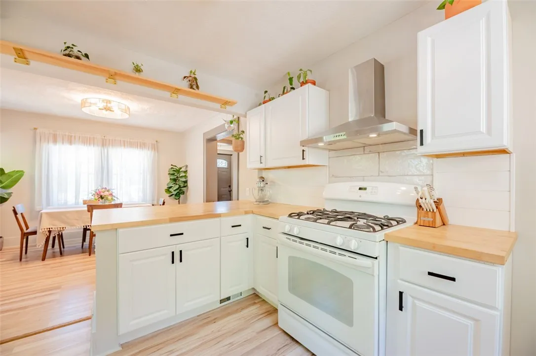 30 Forgham Road, Greece, New York 14616, Greece, New York 14616, 3 Bedrooms Bedrooms, 7 Rooms Rooms,1 BathroomBathrooms,Residential,Closed,30 Forgham Road, Greece, New York 14616,0,R1632028