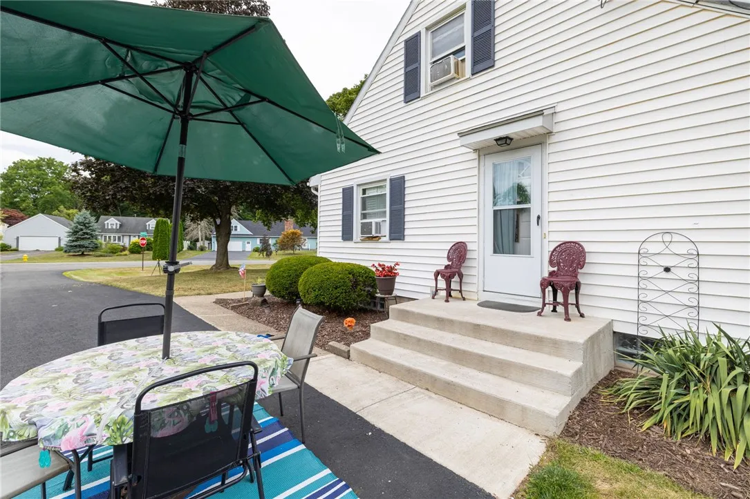 58 Sunnyside Lane, Chili, New York 14514, Chili, New York 14514, 3 Bedrooms Bedrooms, ,2 BathroomsBathrooms,Residential,Closed,58 Sunnyside Lane, Chili, New York 14514,0,R1631638