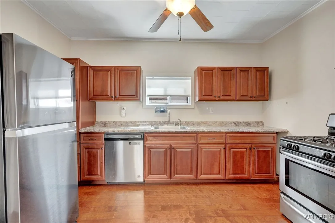 Kitchen w/stainless stee appliances