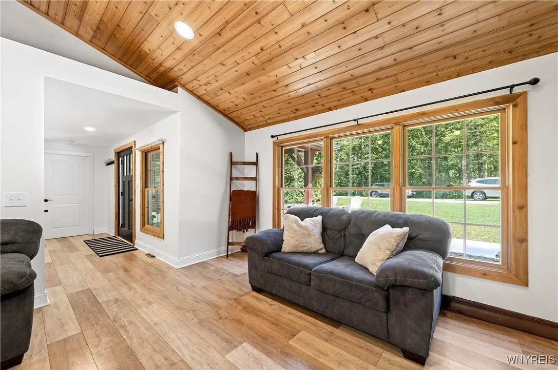 9852 Larkin Road, Eden, New York 14057, Eden, New York 14057, 3 Bedrooms Bedrooms, 7 Rooms Rooms,2 BathroomsBathrooms,Residential,Closed,9852 Larkin Road, Eden, New York 14057,0,B1631954