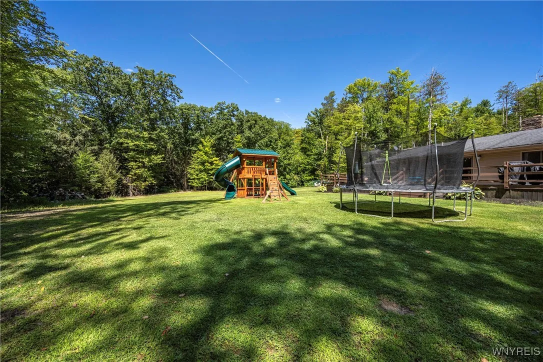 9852 Larkin Road, Eden, New York 14057, Eden, New York 14057, 3 Bedrooms Bedrooms, 7 Rooms Rooms,2 BathroomsBathrooms,Residential,Closed,9852 Larkin Road, Eden, New York 14057,0,B1631954