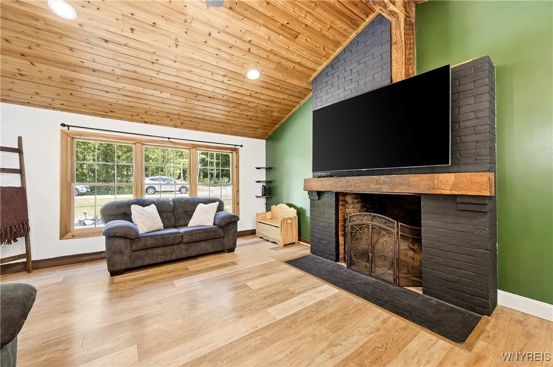 9852 Larkin Road, Eden, New York 14057, Eden, New York 14057, 3 Bedrooms Bedrooms, 7 Rooms Rooms,2 BathroomsBathrooms,Residential,Closed,9852 Larkin Road, Eden, New York 14057,0,B1631954