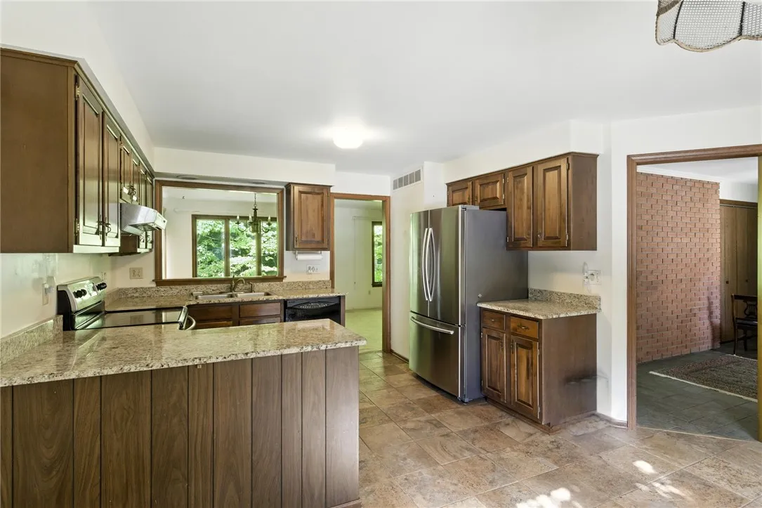 299 Brooksboro Drive, Webster, New York 14580, Webster, New York 14580, 4 Bedrooms Bedrooms, 8 Rooms Rooms,3 BathroomsBathrooms,Residential,Closed,299 Brooksboro Drive, Webster, New York 14580,0,R1628266