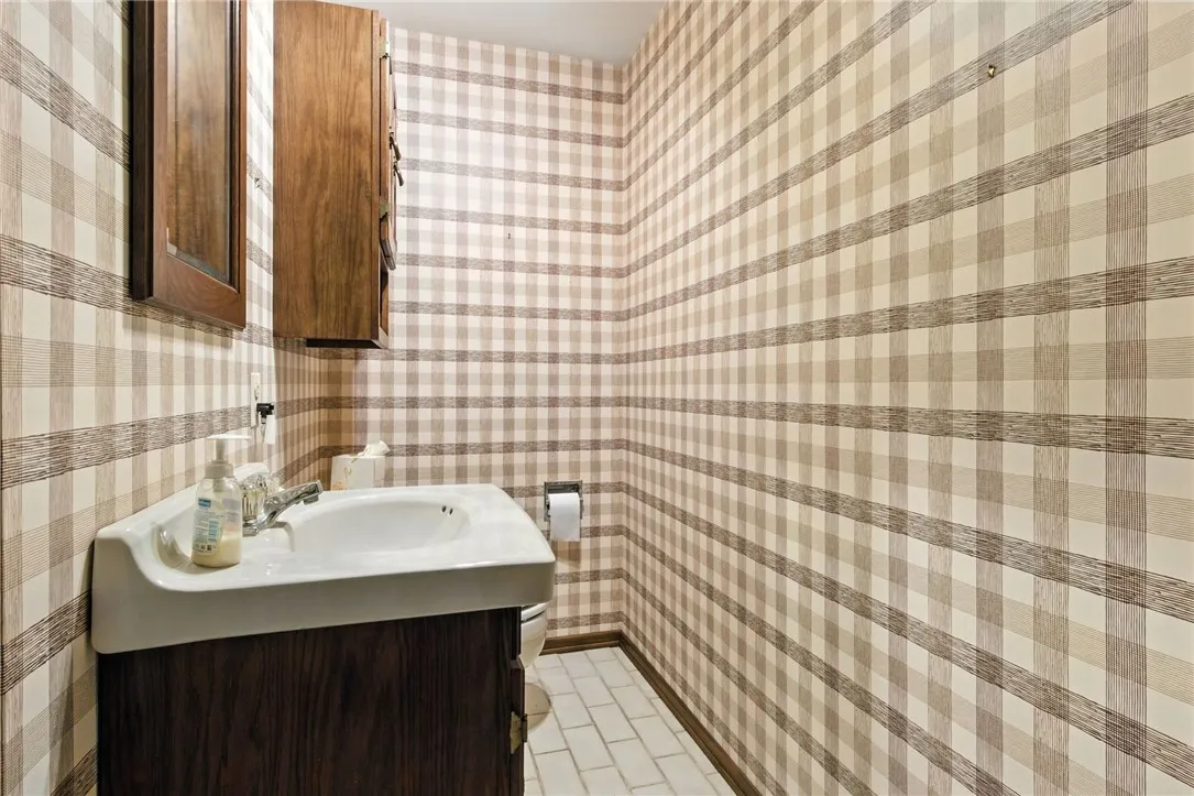 299 Brooksboro Drive, Webster, New York 14580, Webster, New York 14580, 4 Bedrooms Bedrooms, 8 Rooms Rooms,3 BathroomsBathrooms,Residential,Closed,299 Brooksboro Drive, Webster, New York 14580,0,R1628266