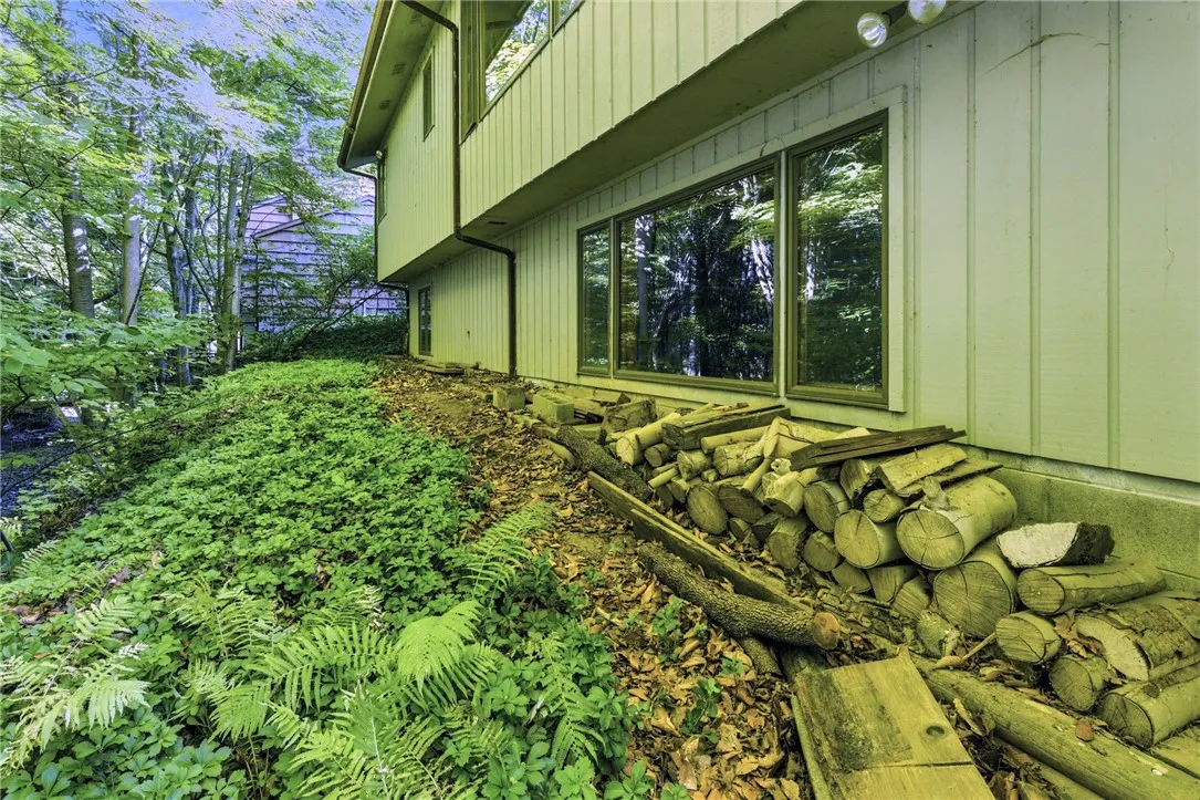 299 Brooksboro Drive, Webster, New York 14580, Webster, New York 14580, 4 Bedrooms Bedrooms, 8 Rooms Rooms,3 BathroomsBathrooms,Residential,Closed,299 Brooksboro Drive, Webster, New York 14580,0,R1628266