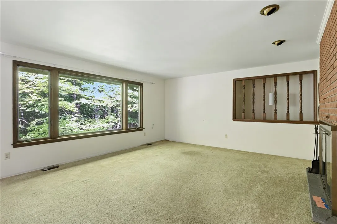 299 Brooksboro Drive, Webster, New York 14580, Webster, New York 14580, 4 Bedrooms Bedrooms, 8 Rooms Rooms,3 BathroomsBathrooms,Residential,Closed,299 Brooksboro Drive, Webster, New York 14580,0,R1628266