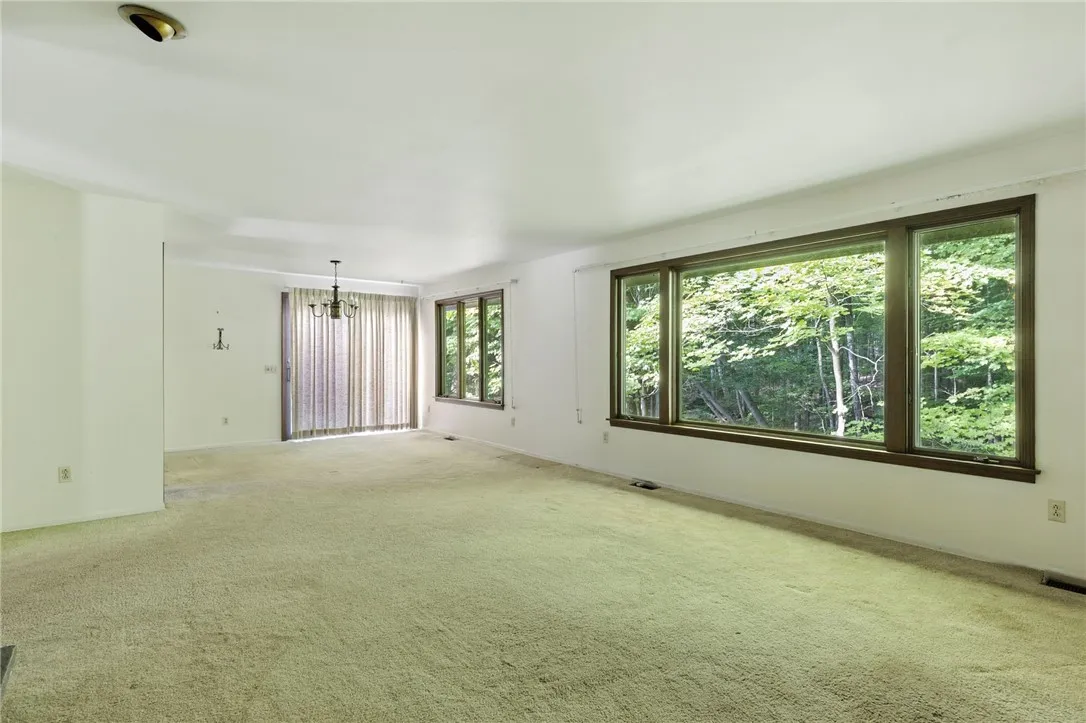 299 Brooksboro Drive, Webster, New York 14580, Webster, New York 14580, 4 Bedrooms Bedrooms, 8 Rooms Rooms,3 BathroomsBathrooms,Residential,Closed,299 Brooksboro Drive, Webster, New York 14580,0,R1628266