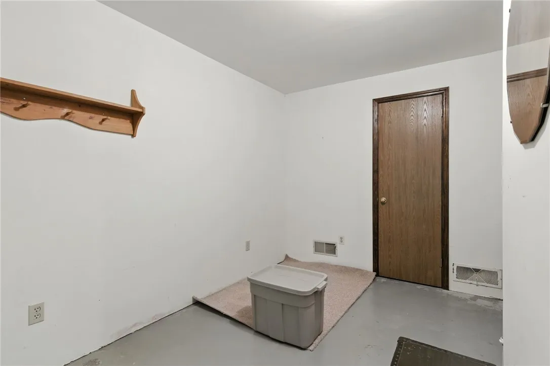 299 Brooksboro Drive, Webster, New York 14580, Webster, New York 14580, 4 Bedrooms Bedrooms, 8 Rooms Rooms,3 BathroomsBathrooms,Residential,Closed,299 Brooksboro Drive, Webster, New York 14580,0,R1628266