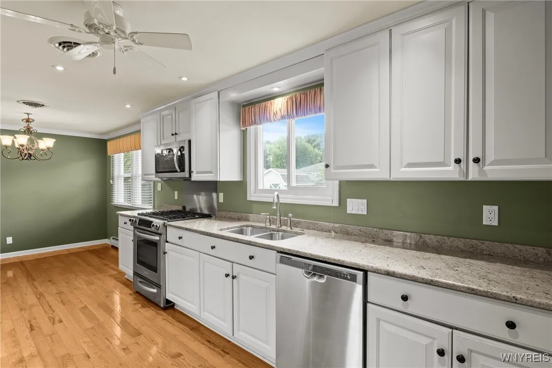 plenty of counter work area in the kitchen